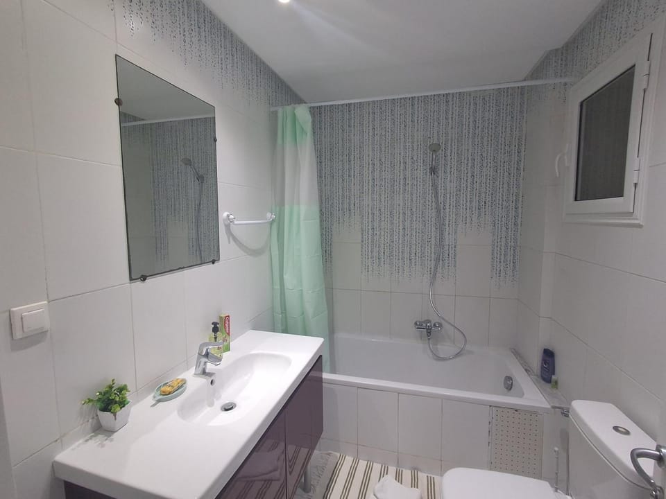 Bathroom, Bath