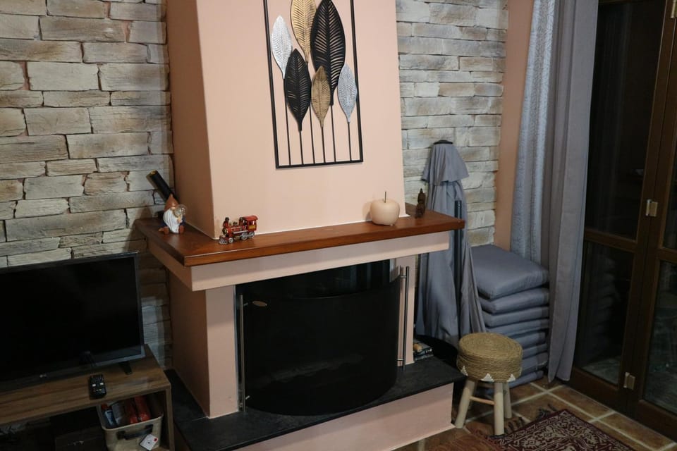 Living room, Seating area, fireplace