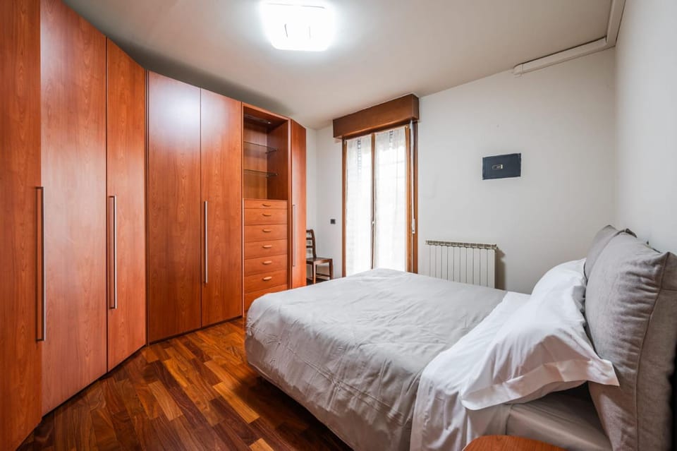 Bed, Photo of the whole room, Bedroom, wardrobe