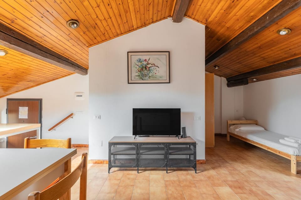 Bed, TV and multimedia
