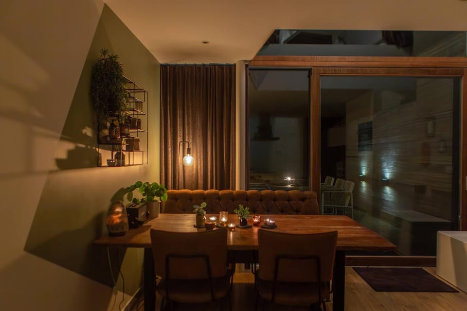 Seating area, Dining area