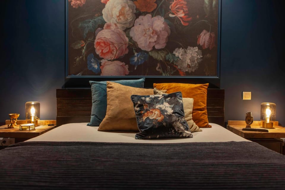 Bed, Decorative detail, Bedroom