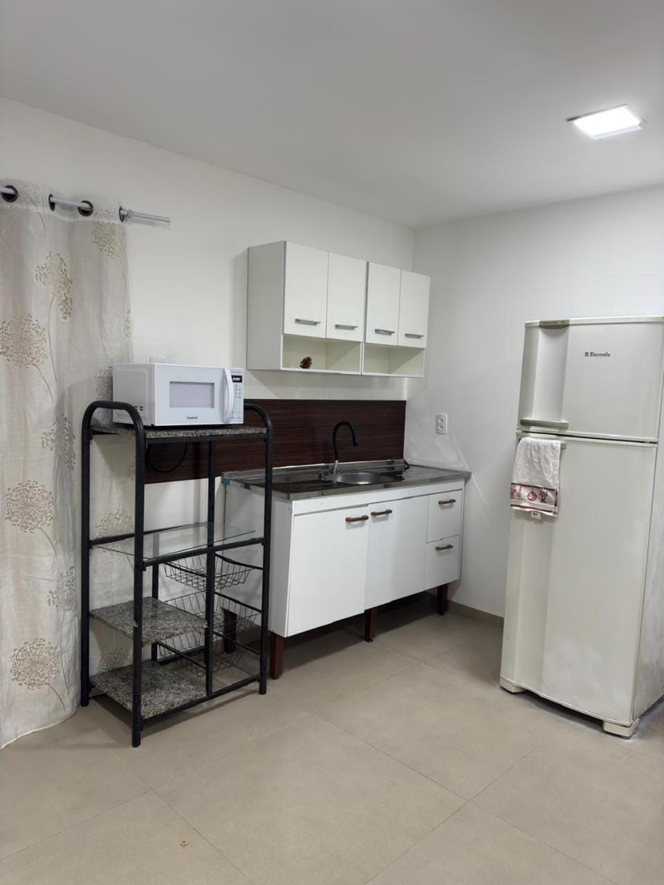 Kitchen or kitchenette, oven, pet friendly, stove