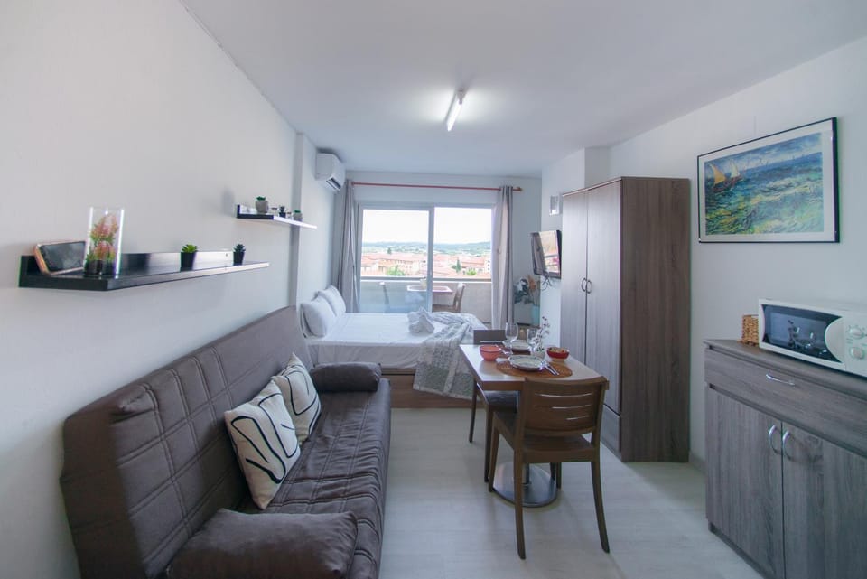 Living room, Photo of the whole room