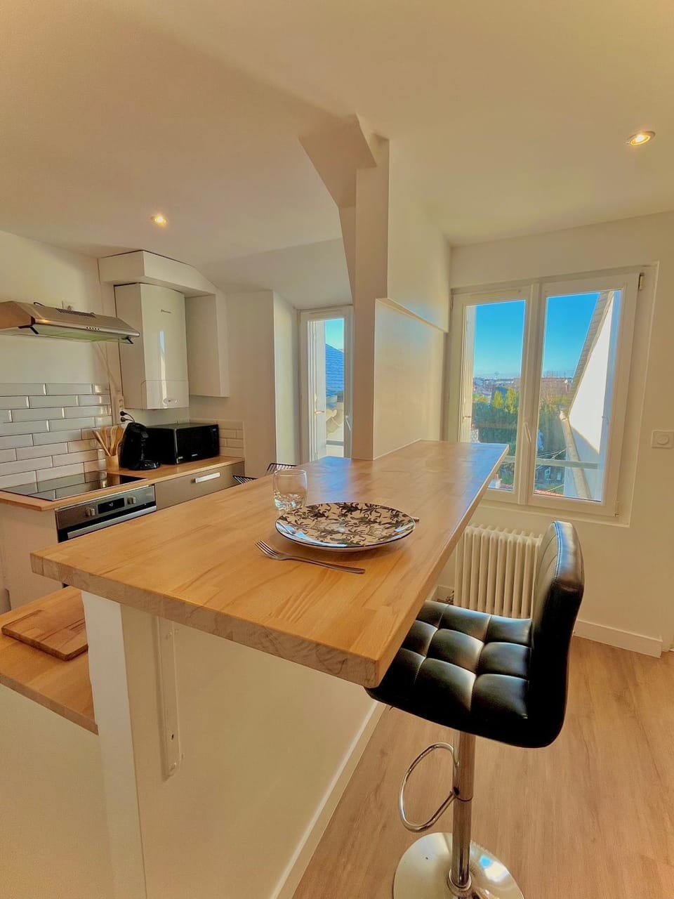 Kitchen or kitchenette, Dining area, pet friendly, stove