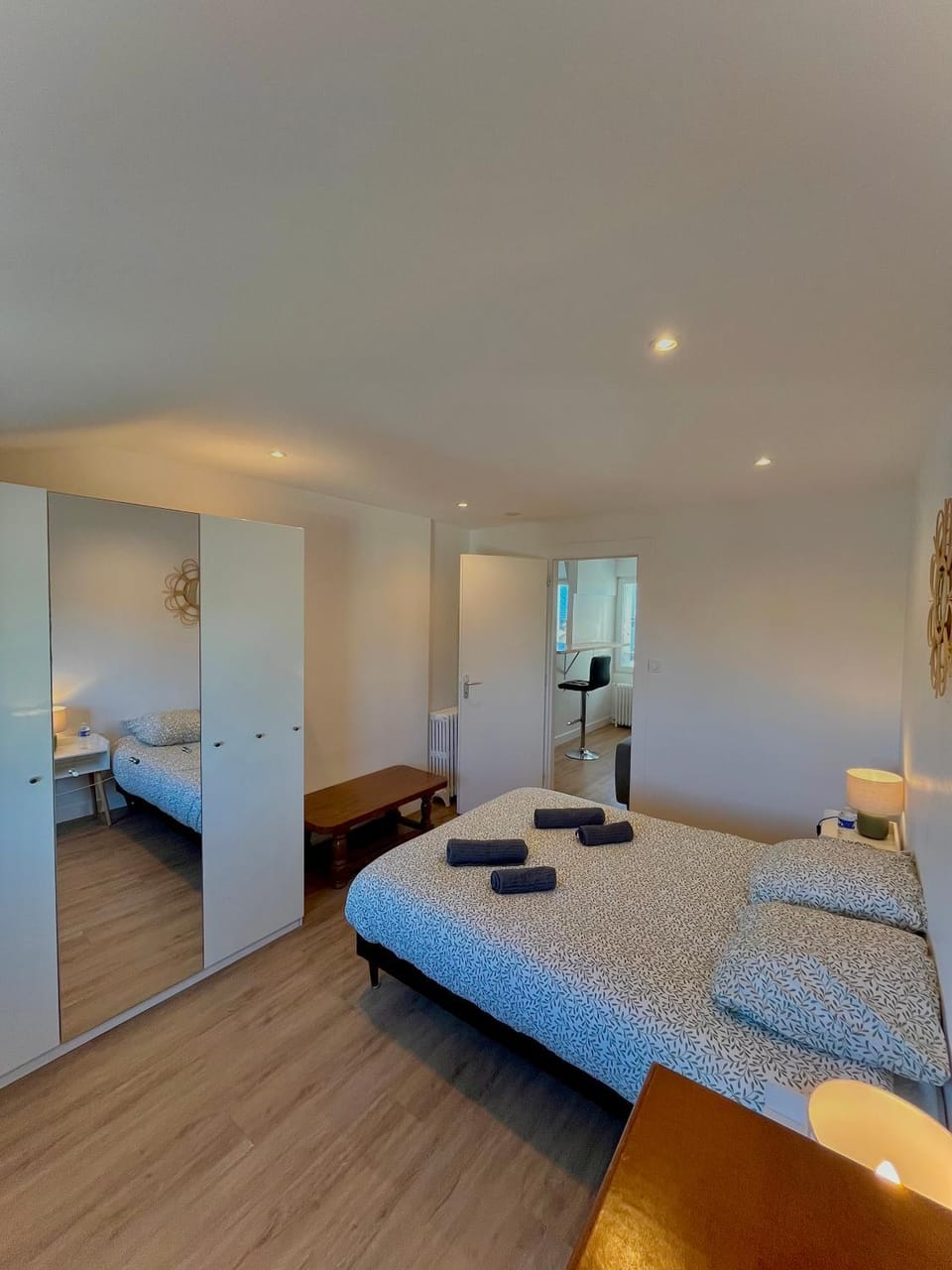 Bed, Photo of the whole room, Bedroom