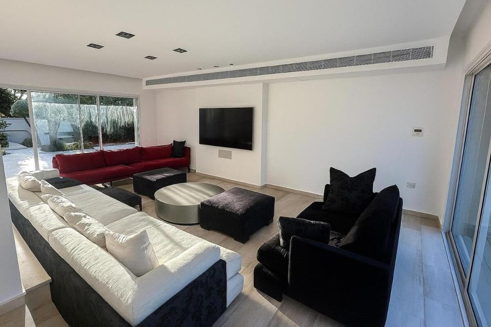 Herzliya Pituach 6BR Family Villa Villa in Herzliya