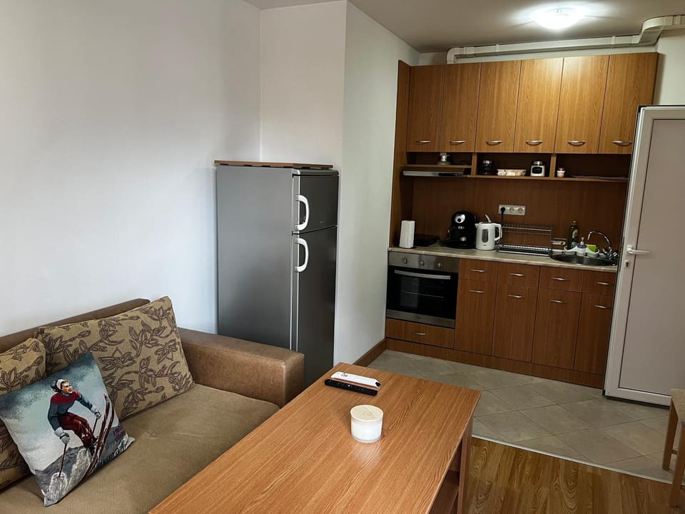 Kitchen or kitchenette, Living room, Dining area