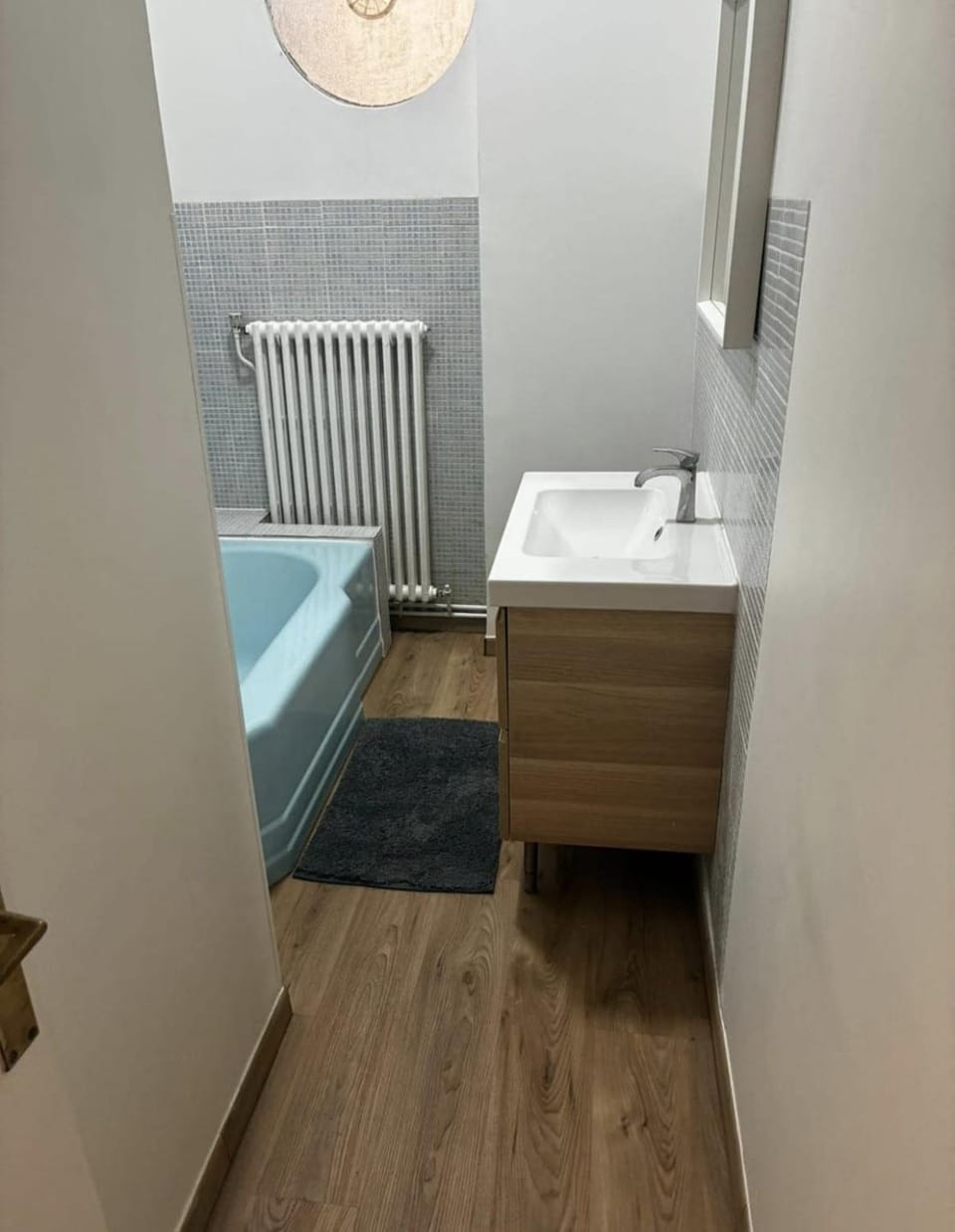 Bathroom, Bath, towels
