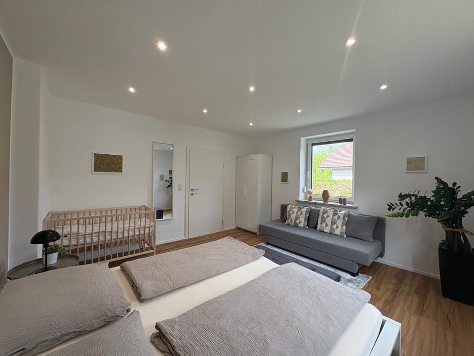 Bed, Photo of the whole room, Seating area, Bedroom