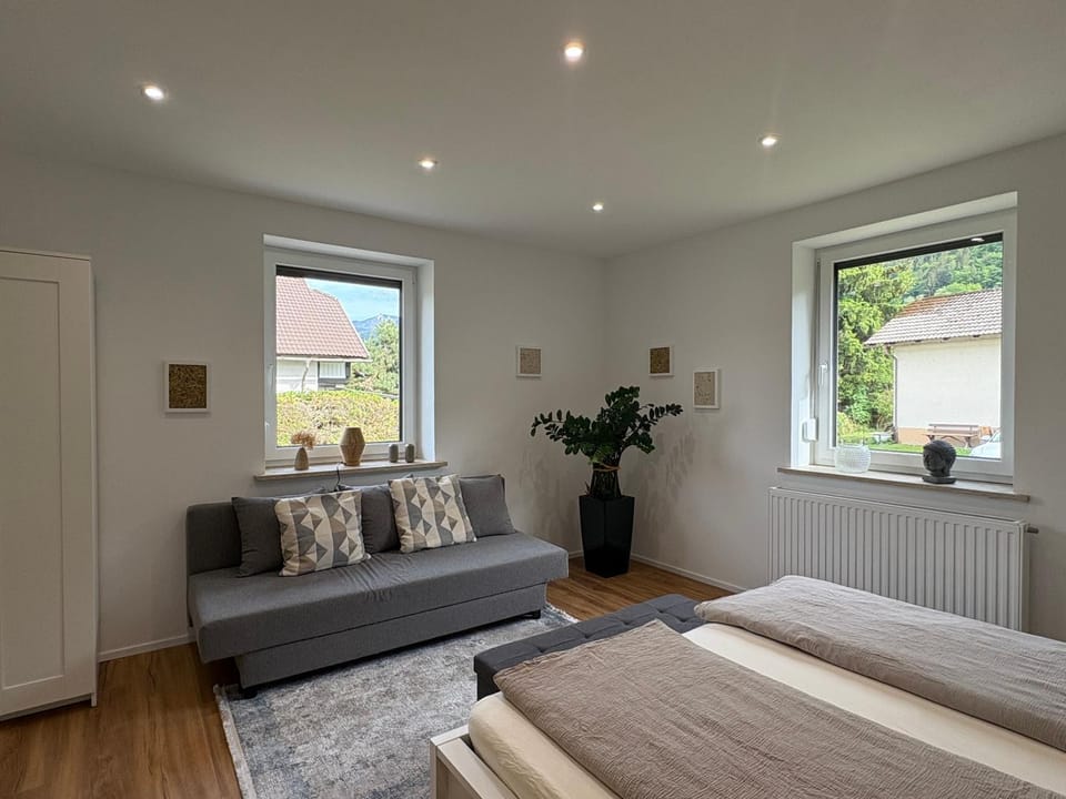 Bed, Photo of the whole room, Seating area, Bedroom