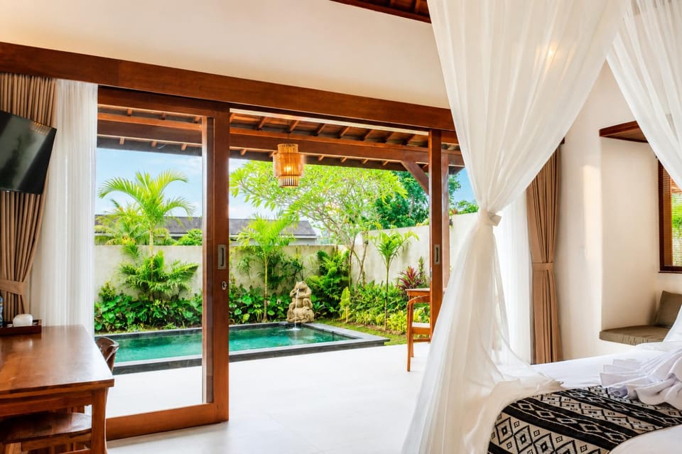 Property building, Bedroom, Swimming pool