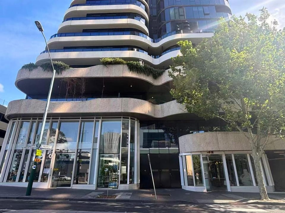 Prospect Box Hill - Magnificent View 2B1B Apartment in Melbourne