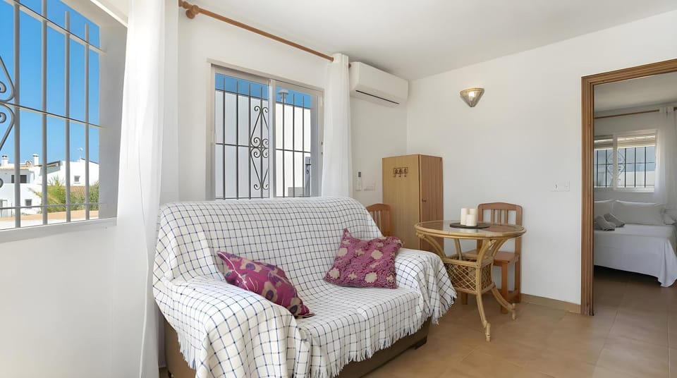 Apartamento con piscina compartida cerca del centro Apartment in La Janda