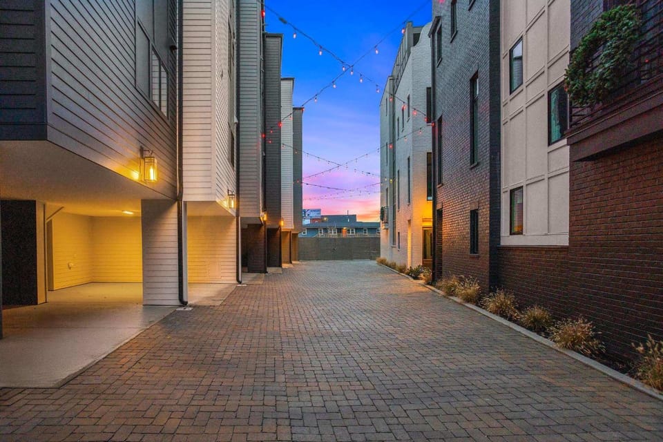 Elegant Nash Karaoke Haven with Rooftop Fire Table House in Nashville