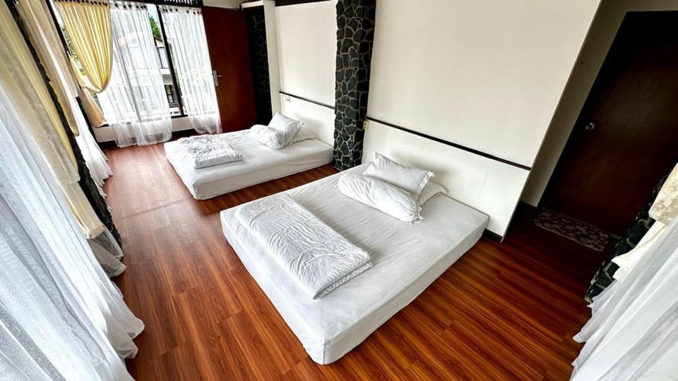 X7 VILLA 8 people Istana Bunga Lembang by YourHome Villa in Parongpong