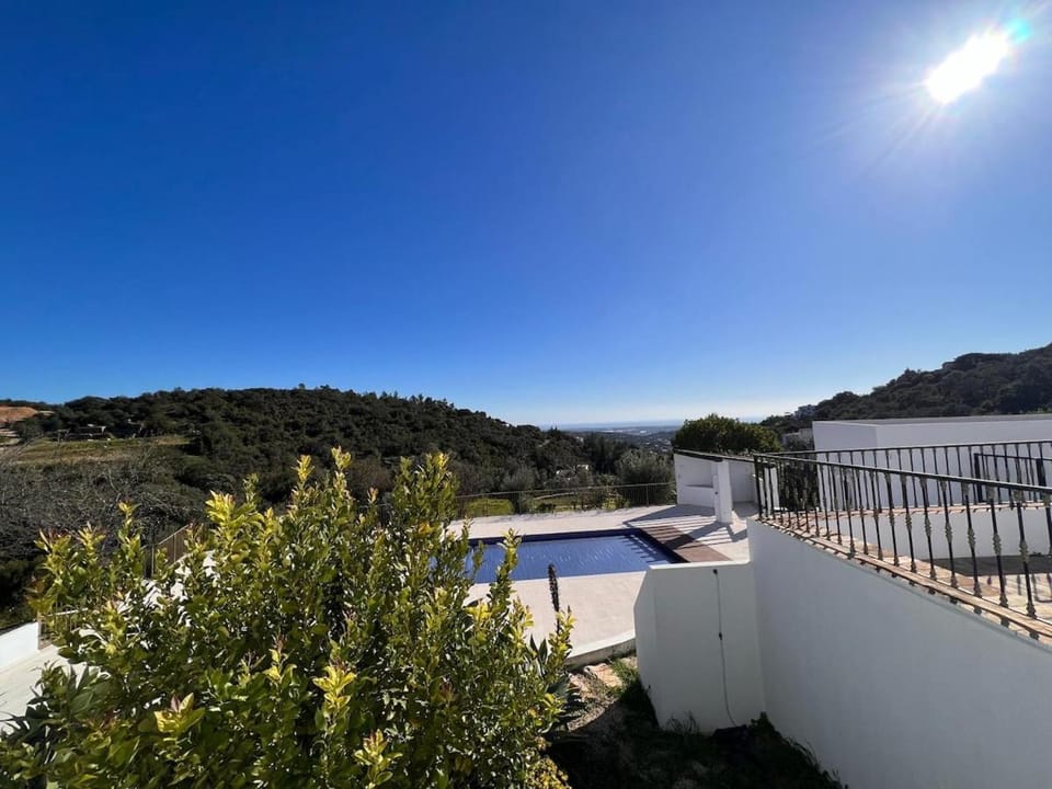 Day, Natural landscape, View (from property/room), Balcony/Terrace, Mountain view, Pool view, Swimming pool