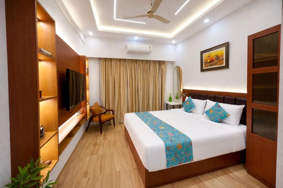 Bed, TV and multimedia, Photo of the whole room, Bedroom, wardrobe