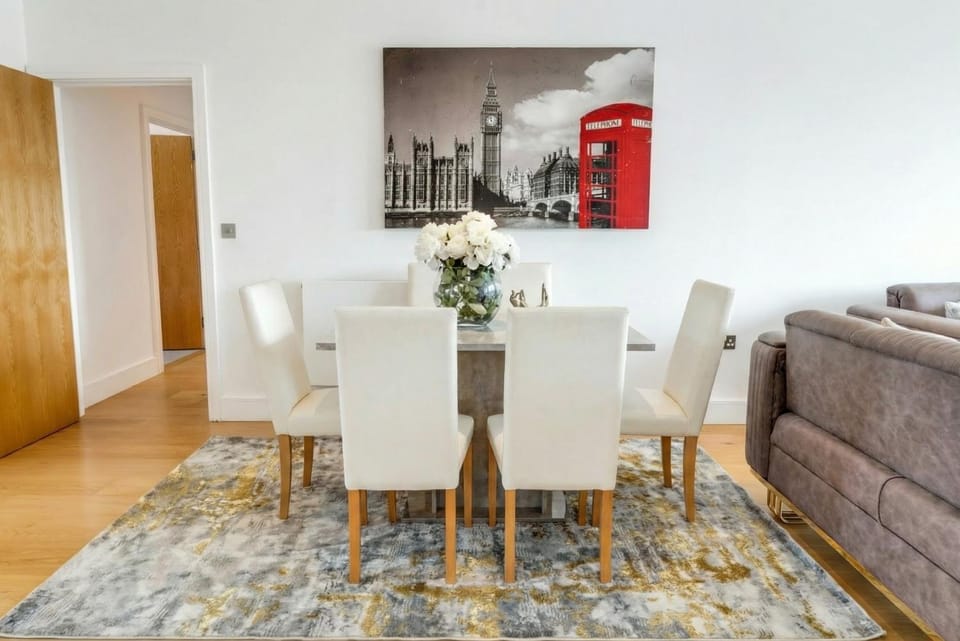 Living room, Seating area, Dining area