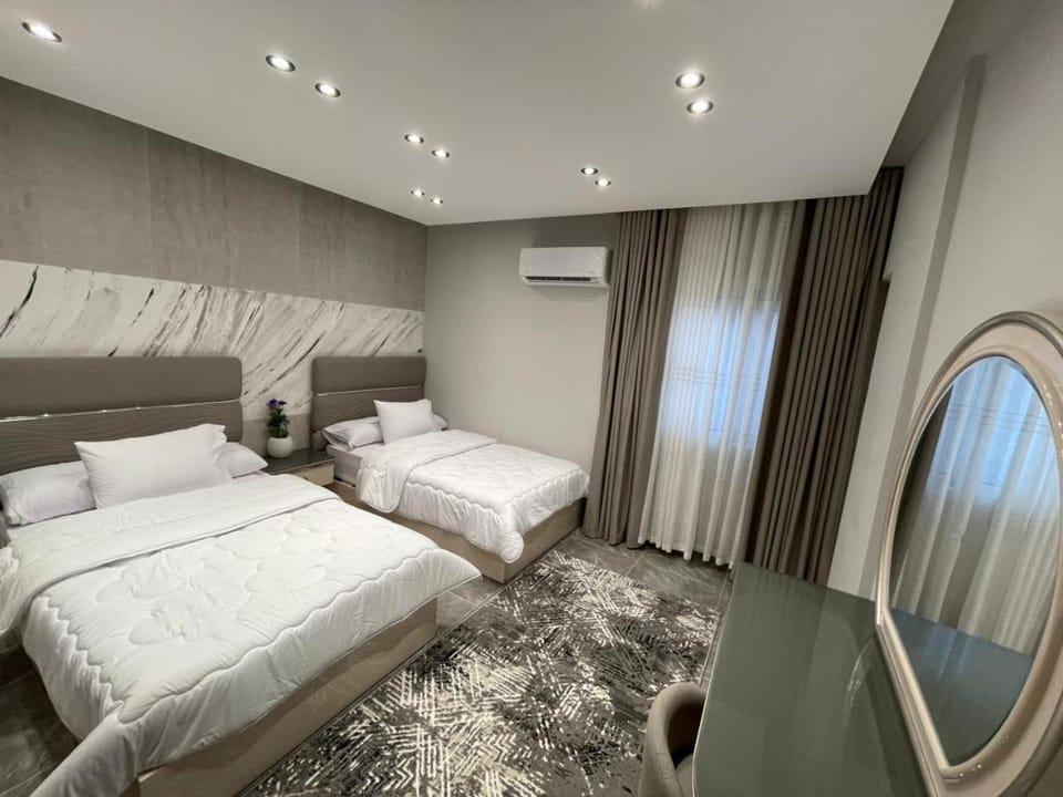 Bed, Photo of the whole room, Bedroom, air conditioner