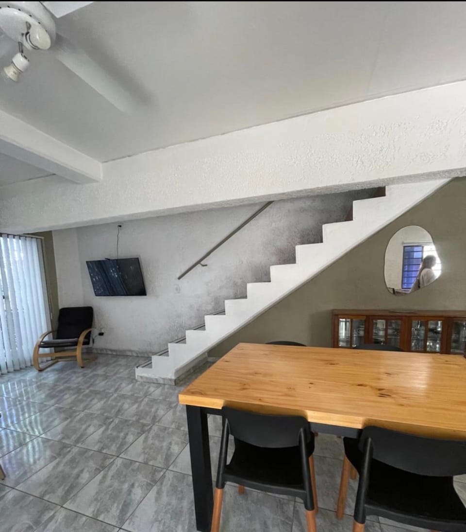 Duplex con terraza y cochera Apartment in Mendoza