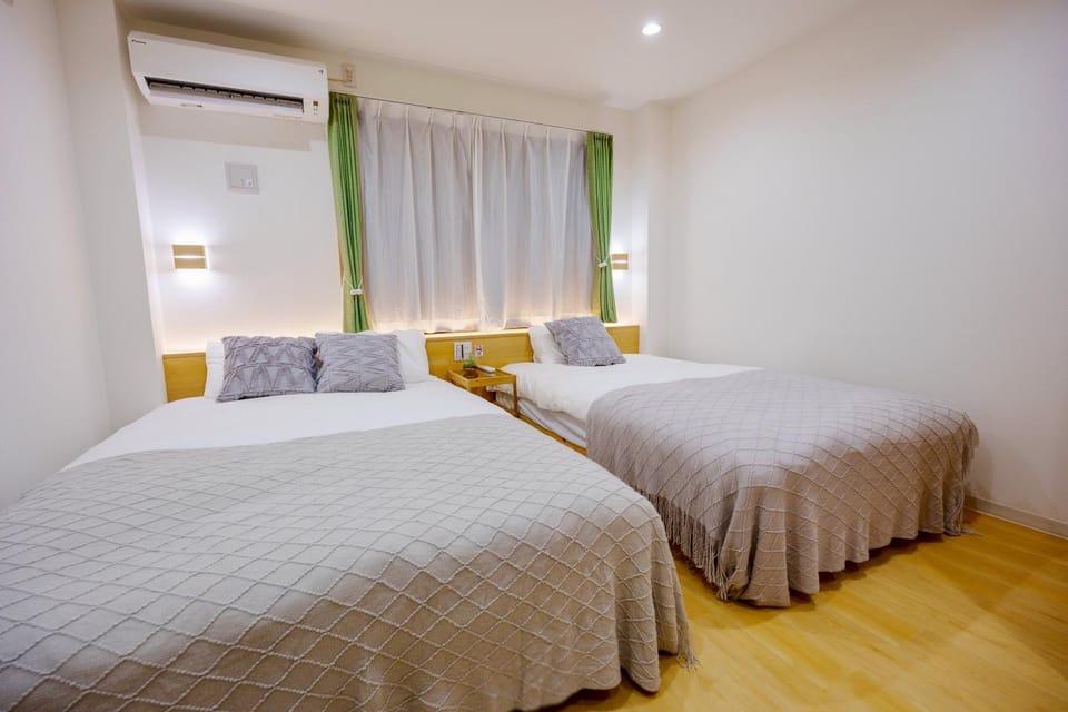 Property building, Bed, Photo of the whole room, Bedroom