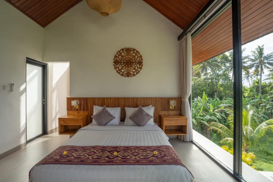 Bed, Bedroom, Garden view