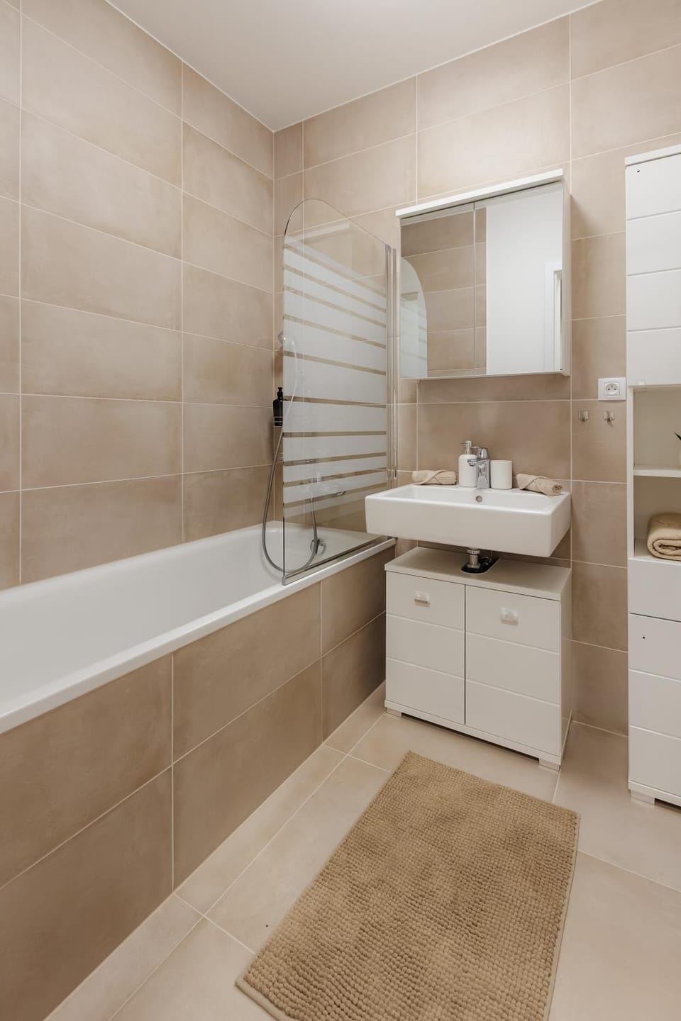 Bathroom, Bath