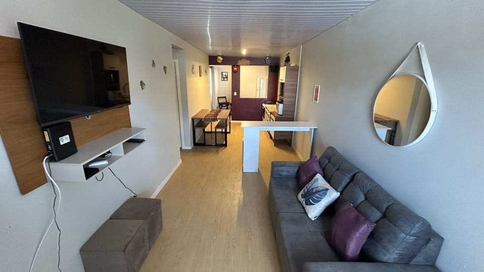 Communal lounge/ TV room, TV and multimedia, Kitchen or kitchenette, Living room, Seating area, Dining area, air conditioner