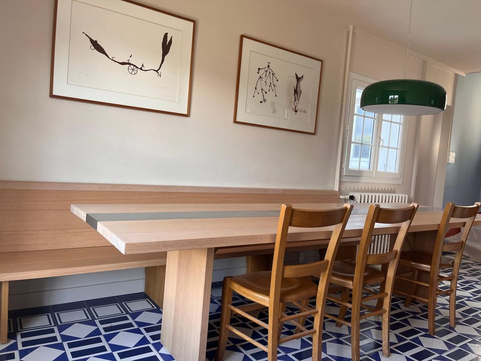 Seating area, Dining area