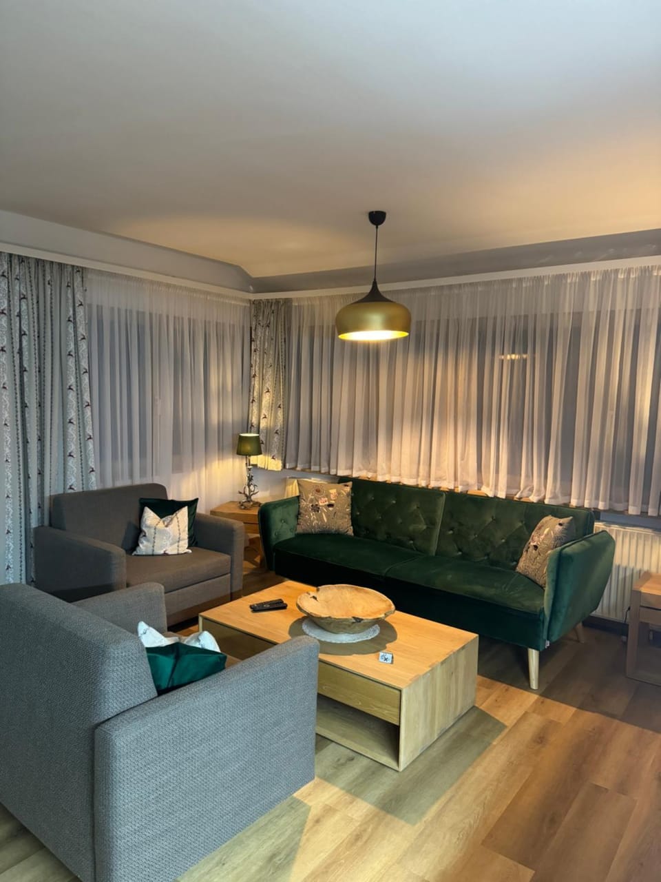 Living room, Seating area
