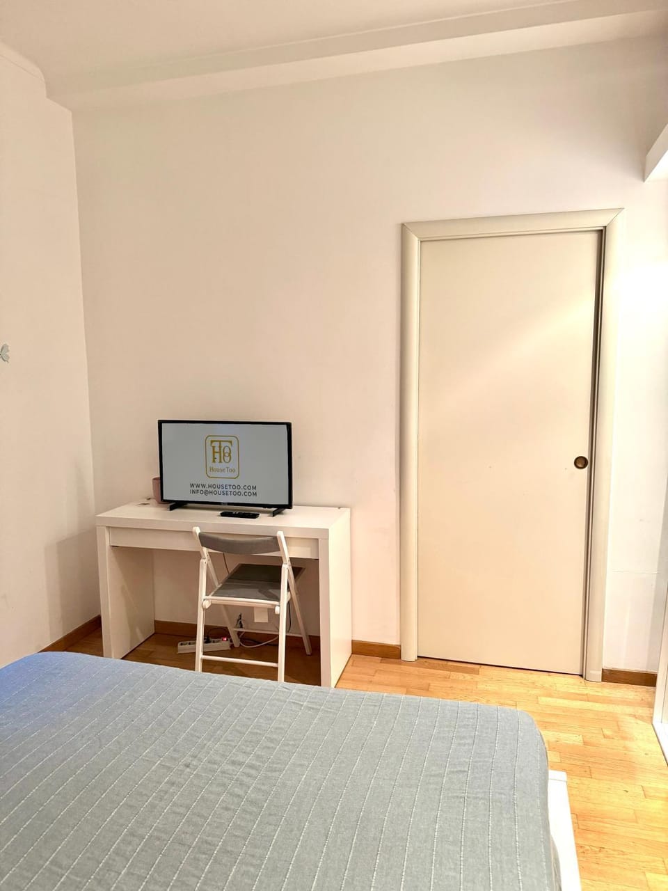 Communal lounge/ TV room, Bed, TV and multimedia, Photo of the whole room, Evening entertainment, Bedroom