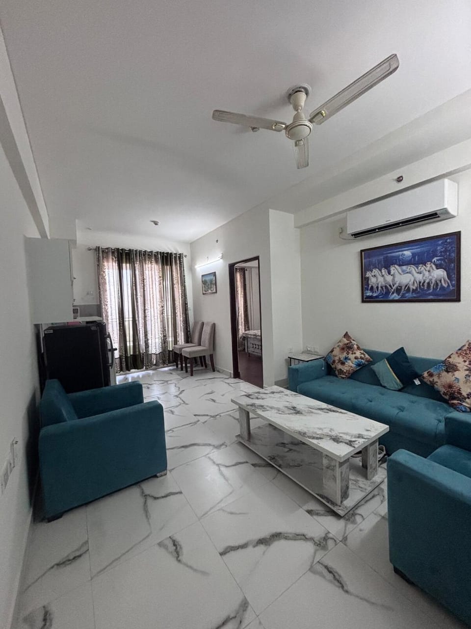 Luxury Apartment, Just 15 mins from Airport, Ggn Apartment in Gurugram