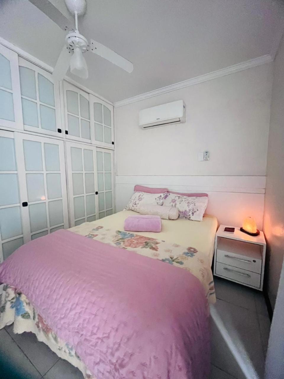 Apartamento quadra mar no centro de Itapema Apartment in Itapema