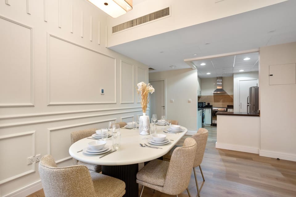 Seating area, Dining area, oven, pet friendly, stove