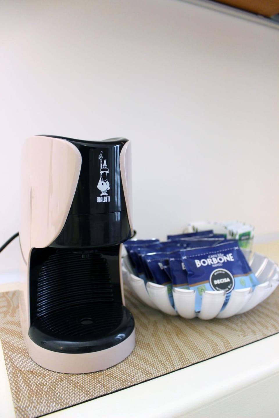 Coffee/tea facilities, Breakfast