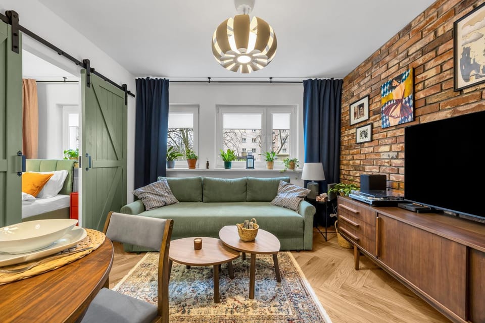 Communal lounge/ TV room, TV and multimedia, Living room, Seating area, Evening entertainment