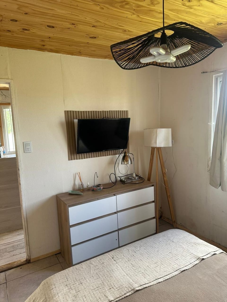 Bed, TV and multimedia