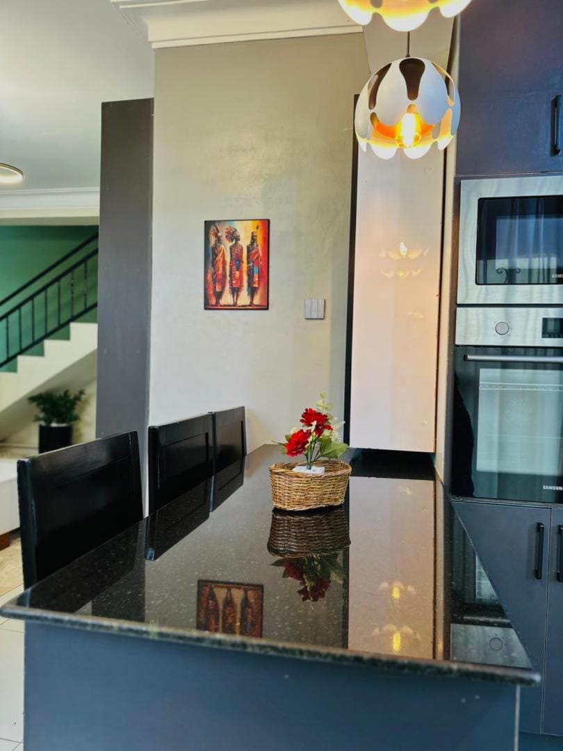 Sunset Statehouse View Residence B Apartment in Uganda