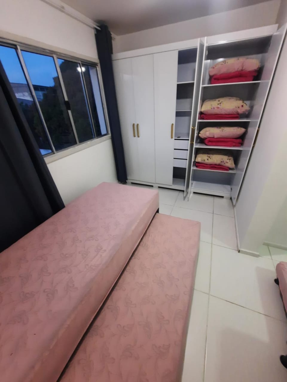 Apê grande para 7 pessoas, sossegado, suíte, e garagem Apartment in Vila Velha
