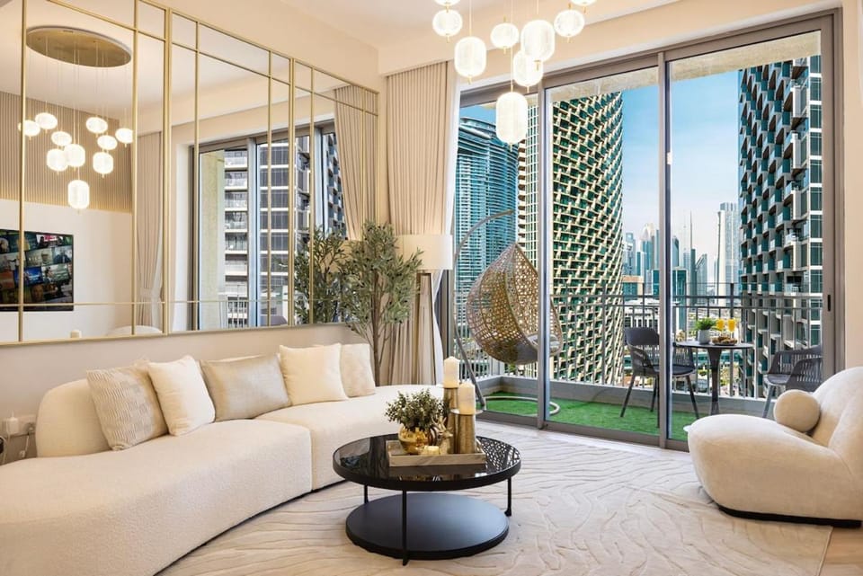 Kensington 3BR Jacuzzi at Standpoint Opera Downtown Apartment in Dubai