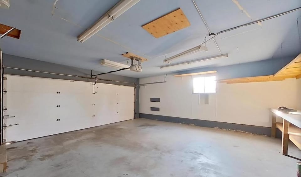 Fully furnished House near GrayNuns, Millwoods House in Edmonton