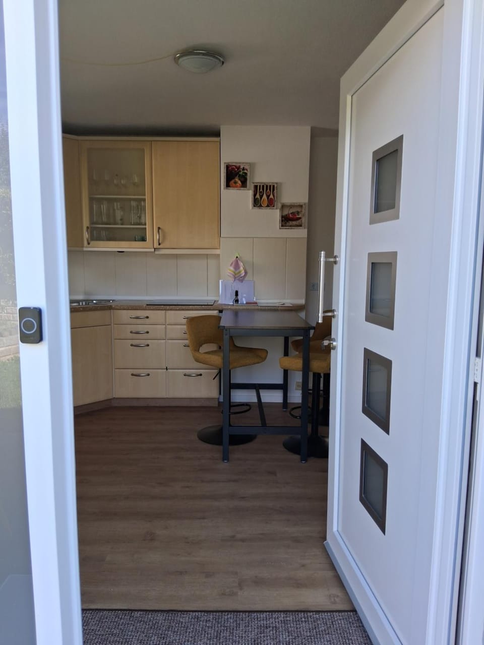 Facade/entrance, Kitchen or kitchenette