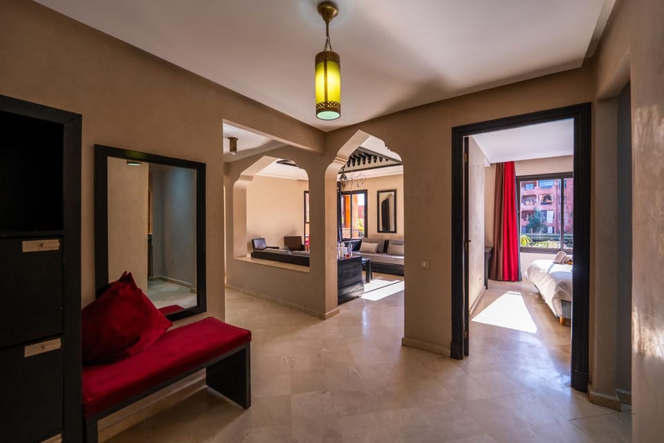 Living room, Photo of the whole room, Seating area, Bedroom