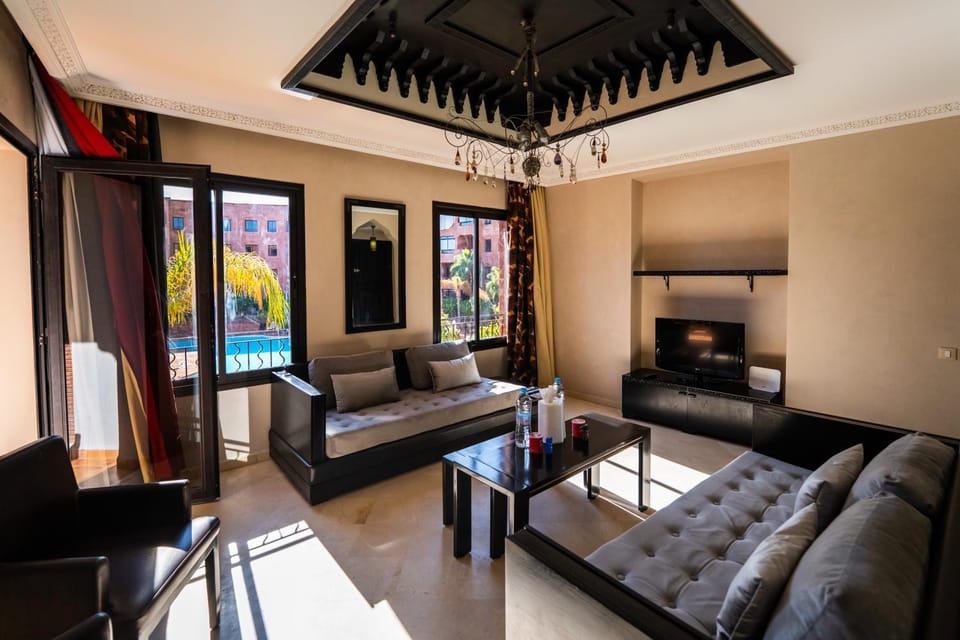 Communal lounge/ TV room, TV and multimedia, Living room, Seating area