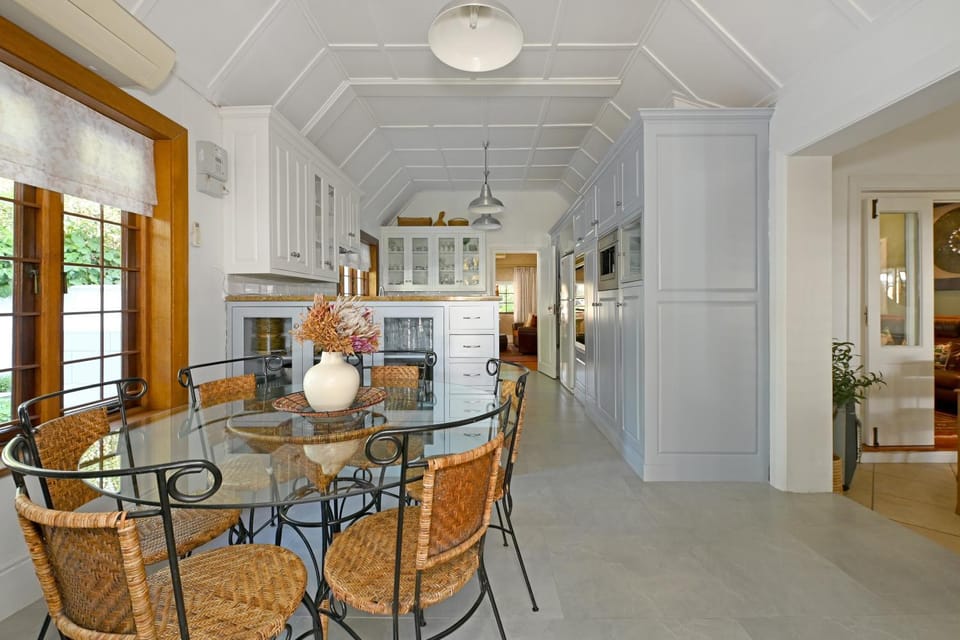 Mawethu on Mead Guesthome with Covered pool and Garden Bed and Breakfast in Cape Town