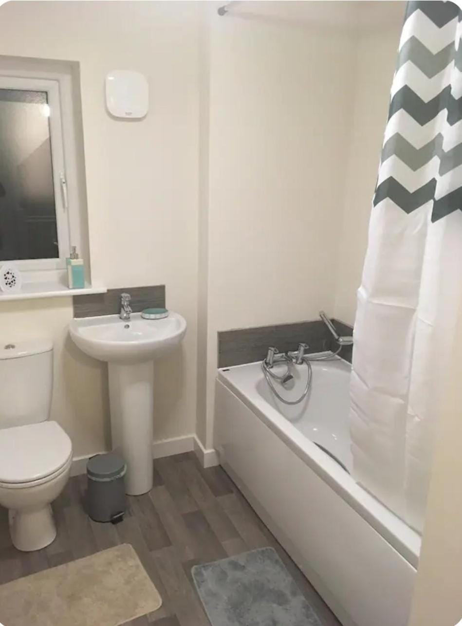 Shower, Toilet, Bathroom, Bath