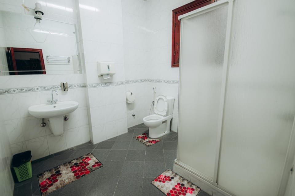 Shower, Bathroom, towels