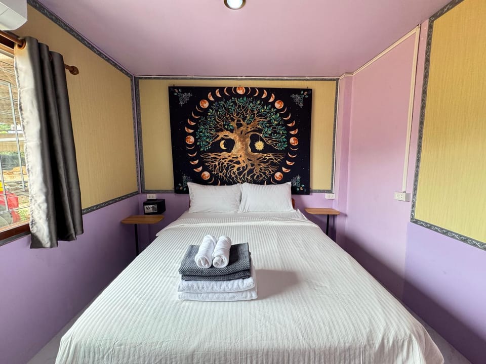 Bed, Photo of the whole room