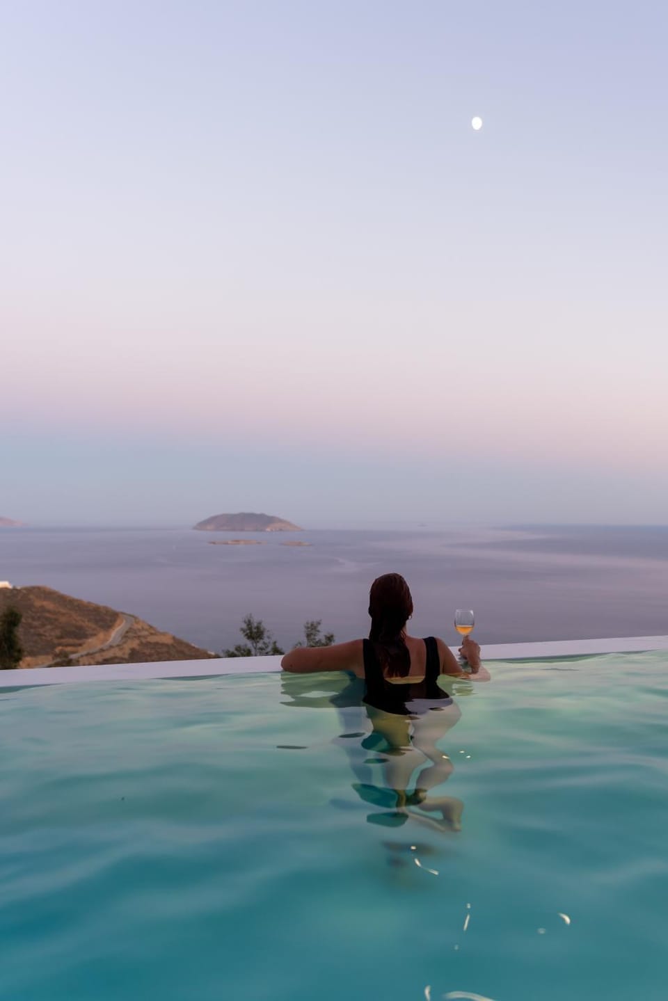 People, Natural landscape, Mountain view, Sea view, Swimming pool, Swimming pool, group of guests